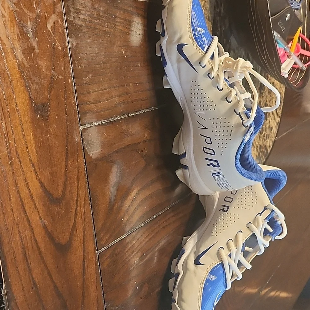 Girls youth baseball shoes - Picture 3 of 7